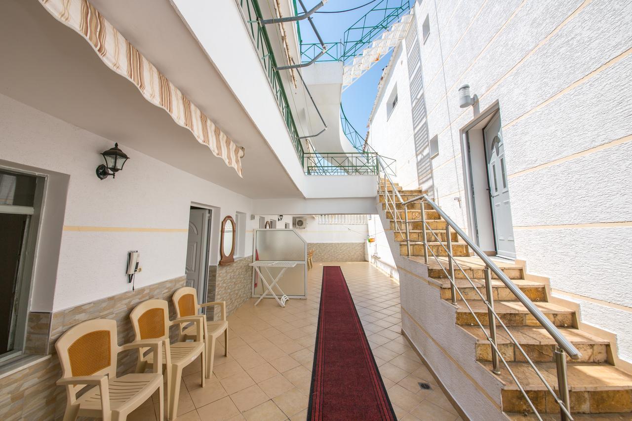 Himara Apartments Apartment