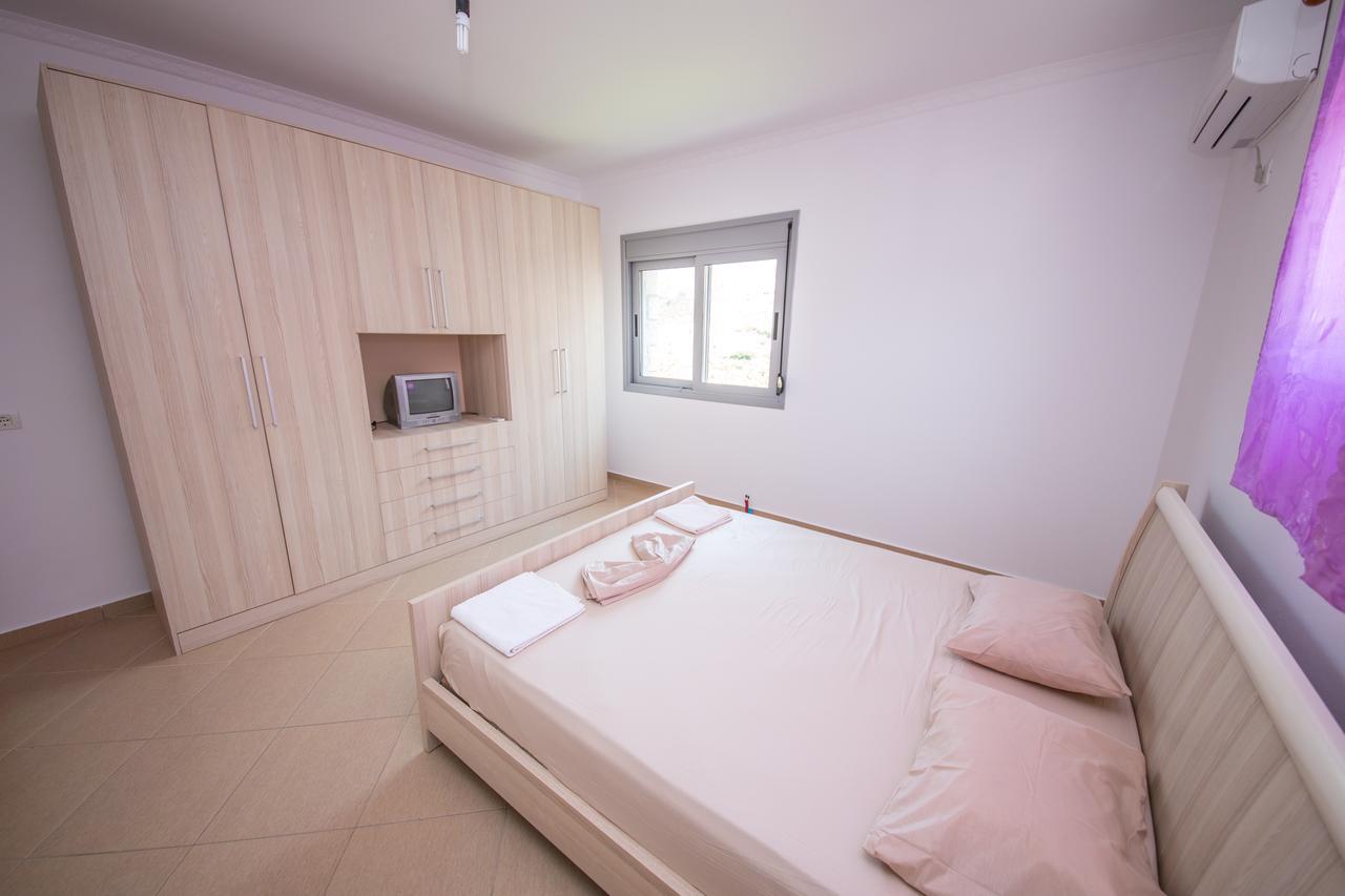 Himara Apartments *